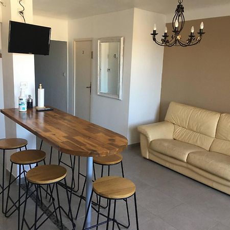 Grands Buffets Hebergement Appartement Нарбонна Экстерьер фото