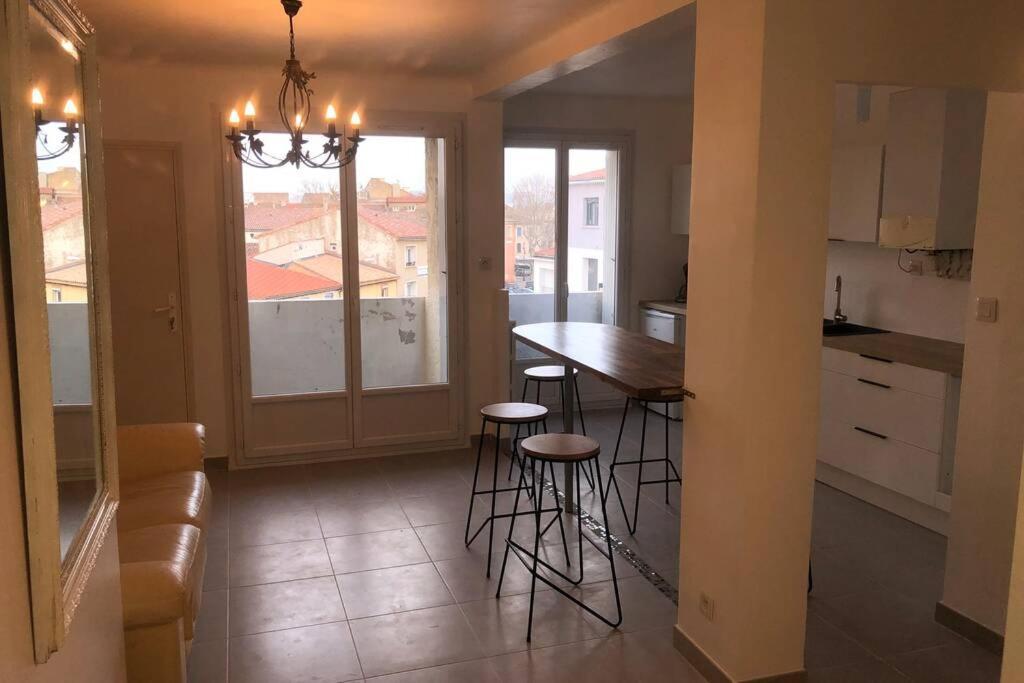 Grands Buffets Hebergement Appartement Нарбонна Экстерьер фото