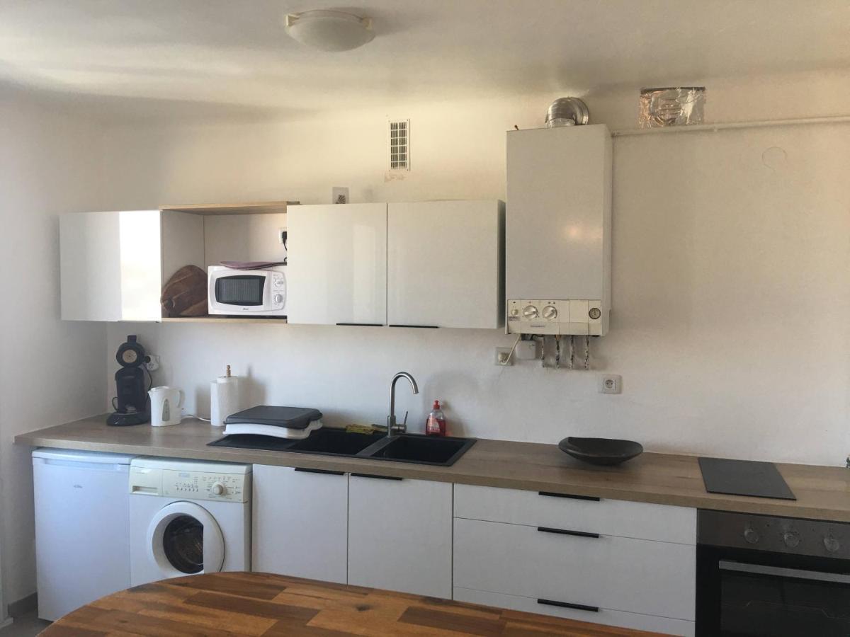 Grands Buffets Hebergement Appartement Нарбонна Экстерьер фото