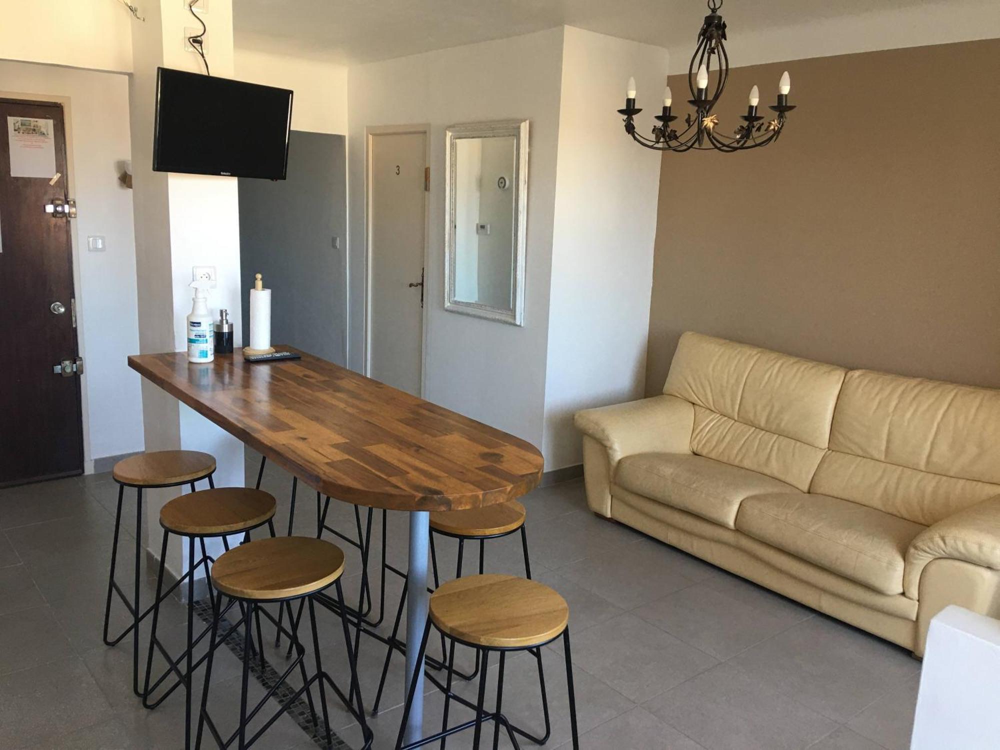 Grands Buffets Hebergement Appartement Нарбонна Экстерьер фото